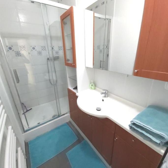 Gite Rdc 42M2 400 M Centre Ville 200 M Gare Tgv Parking Gratuit 250 Places Face Au Logement Arras Εξωτερικό φωτογραφία